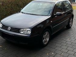 Schwarz Gebraucht 2002 VW Golf IV Kleinwagen | 2.400 € (Etwas zu teuer)