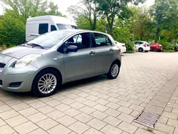 Grau Gebraucht 2011 Toyota Yaris Cool Kleinwagen | 2.800 € (Fairer Preis)