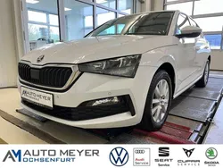 Moonweiß metallic Gebraucht 2021 Skoda Scala Ambition Kleinwagen | 15.870 € (Guter Preis)