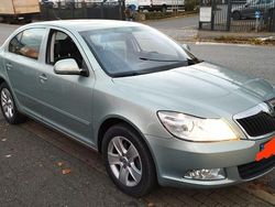Grün Gebraucht 2012 Skoda Octavia Ambition Limousine | 6.499 € (Fairer Preis)