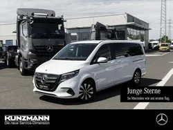 Arktikweiss Gebraucht 2024 Mercedes EQV300 Van / Kleinbus | 51.550 € (Etwas zu teuer)