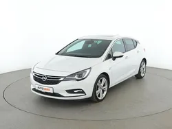 Weiß Gebraucht 2017 Opel Astra Innovation Limousine | 12.860 € (Etwas zu teuer)