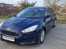 Blau Gebraucht 2016 Ford Focus Trend Limousine | 5.989 € (Superpreis)