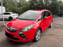 Rot Gebraucht 2013 Opel Zafira Tourer Innovation Van / Kleinbus | 5.099 € (Fairer Preis)