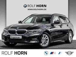 Schwarz Gebraucht 2022 BMW 320 Kombi | 23.930 € (Fairer Preis)
