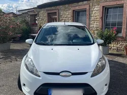Weiß Gebraucht 2009 Ford Fiesta Trend Kleinwagen | 1.750 € (Fairer Preis)