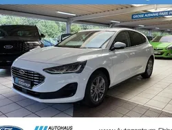 Weiß Neu 2024 Ford Focus Titanium Limousine | 22.477 € (Guter Preis)
