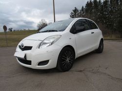 Weiß Gebraucht 2009 Toyota Yaris Cool Kleinwagen | 1.999 € (Fairer Preis)