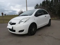Weiß Gebraucht 2009 Toyota Yaris Cool Kleinwagen | 1.999 € (Fairer Preis)