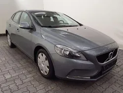 Osmium grey metallic / metalli Gebraucht 2016 Volvo V40 Basis Kombi | 13.990 € (Guter Preis)