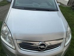 Silber Gebraucht 2009 Opel Zafira Van / Kleinbus | 3.300 € (Etwas zu teuer)