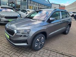 Grau Neu 2025 Skoda Karoq Drive SUV | 31.900 € (Teuer)