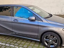 Grau Gebraucht 2017 Mercedes 200 Kleinwagen | 19.500 €