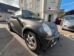 Grau Gebraucht 2006 Mini Cooper Kleinwagen | 3.333 € (Fairer Preis)