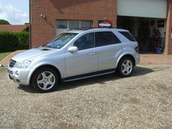 Silber metallic Gebraucht 2007 Mercedes ML63 AMG AMG SUV | 35.500 €