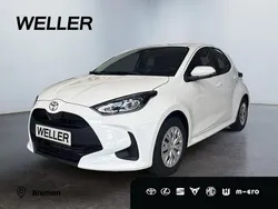 Weiß Neu 2025 Toyota Yaris Hybrid Comfort Limousine | 24.499 € (Fairer Preis)