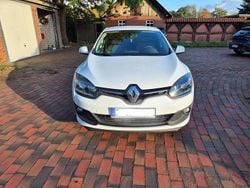 Weiß Gebraucht 2015 Renault Mégane III Limousine | 5.700 € (Guter Preis)