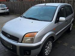 Grau Gebraucht 2006 Ford Fusion Kleinwagen | 2.000 € (Etwas zu teuer)