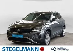 Indiumgrau metallic Gebraucht 2024 VW T-Roc Life SUV | 22.290 € (Guter Preis)