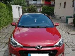 Rot Gebraucht 2017 Hyundai i20 Passion Limousine | 10.800 € (Fairer Preis)