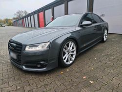 Grau Gebraucht 2016 Audi S8 Limousine | 38.500 €