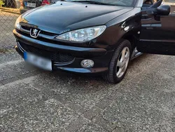 Schwarz Gebraucht 2003 Peugeot 206 CC Cabrio | 2.000 € (Fairer Preis)