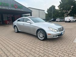 Grau Gebraucht 2005 Mercedes CLS500 Limousine | 9.500 €