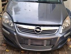 Grau Gebraucht 2012 Opel Zafira Van / Kleinbus | 3.000 € (Guter Preis)