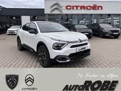 Weiss perlglänzend metallic Gebraucht 2023 Citroën e-C4 Shine Limousine | 29.990 €