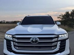 Weiß Gebraucht 2022 Toyota Land Cruiser SUV | 99.900 €