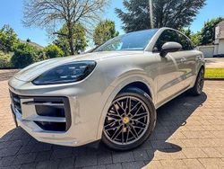 Grau Gebraucht 2024 Porsche Cayenne E-Hybrid Coupe Sport Coupé | 119.000 €