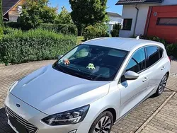 Silber Gebraucht 2020 Ford Focus Cool & Connect Limousine | 14.000 € (Fairer Preis)