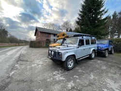 Silber Gebraucht 2015 Land Rover Defender SUV | 49.450 € (Etwas zu teuer)