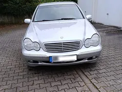 Grau Gebraucht 2003 Mercedes C220 Limousine | 3.200 € (Fairer Preis)