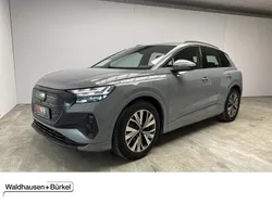Grau Gebraucht 2023 Audi Q4 e-tron Sport SUV | 34.950 € (Guter Preis)