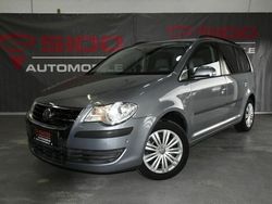 Grau Gebraucht 2009 VW Touran Trendline Van / Kleinbus | 6.480 € (Teuer)