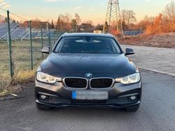 Schwarz Gebraucht 2019 BMW 320 Sport Line Kombi | 8.999 €
