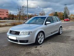 Silber Gebraucht 2002 Audi A4 Sport Kombi | 6.250 €