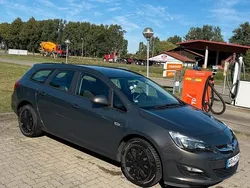 Grau Gebraucht 2013 Opel Astra Eco Kombi | 5.200 € (Fairer Preis)
