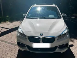Weiß Gebraucht 2017 BMW 220 Gran Tourer M Sport Van / Kleinbus | 20.999 €