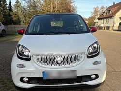 Weiß Gebraucht 2018 Smart ForFour Kleinwagen | 10.700 € (Fairer Preis)