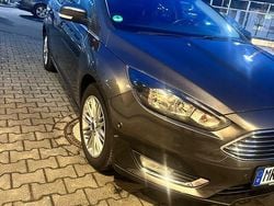 Grau Gebraucht 2016 Ford Focus Titanium Kombi | 7.950 € (Guter Preis)