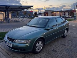 Grau Gebraucht 1999 Opel Vectra Kleinwagen | 1.800 €