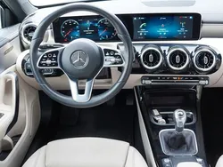 Kosmosschwarz Gebraucht 2020 Mercedes A180 Limousine | 19.990 € (Guter Preis)