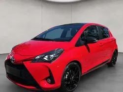 Rot Gebraucht 2020 Toyota Yaris Hybrid Sport Limousine | 17.990 € (Superpreis)