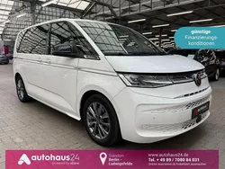 Weiß Gebraucht 2022 VW Multivan Style Van / Kleinbus | 44.880 € (Guter Preis)