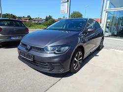 Grau Gebraucht 2024 VW Polo Move Limousine | 20.420 € (Fairer Preis)