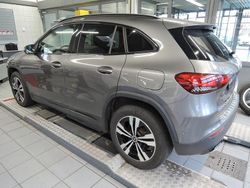 Metalliclack mountaingrau Gebraucht 2022 Mercedes GLA250 Progressive SUV | 33.710 € (Guter Preis)
