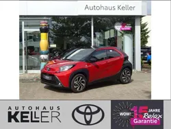 Chili red perleffekt/dach mysticschwarz mica Neu 2024 Toyota Aygo Team Kleinwagen | 19.380 €