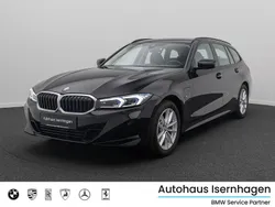 Schwarz ii668 Gebraucht 2022 BMW 320e Sport Line Kombi | 29.499 € (Fairer Preis)